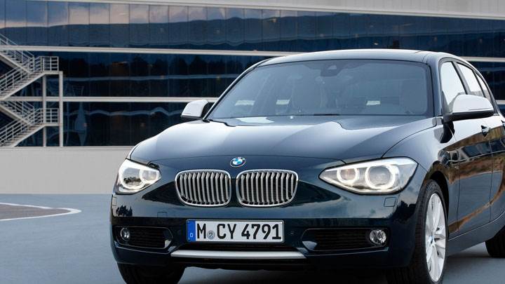 2012 BMW 1-Series Black Front Pose